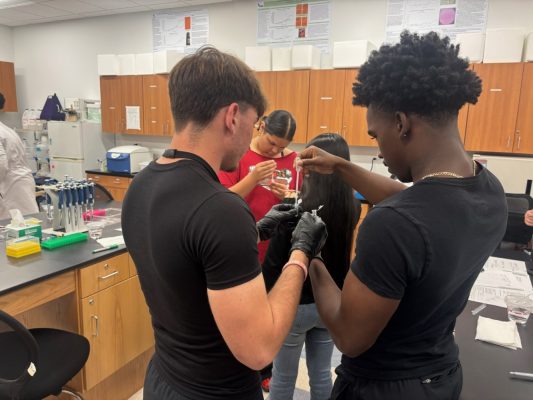Port St. Lucie Biomedical students recently engaged in a valuable hands-on learning experience at Keiser University, collaborating with Dr. Weir and his dedicated team. 